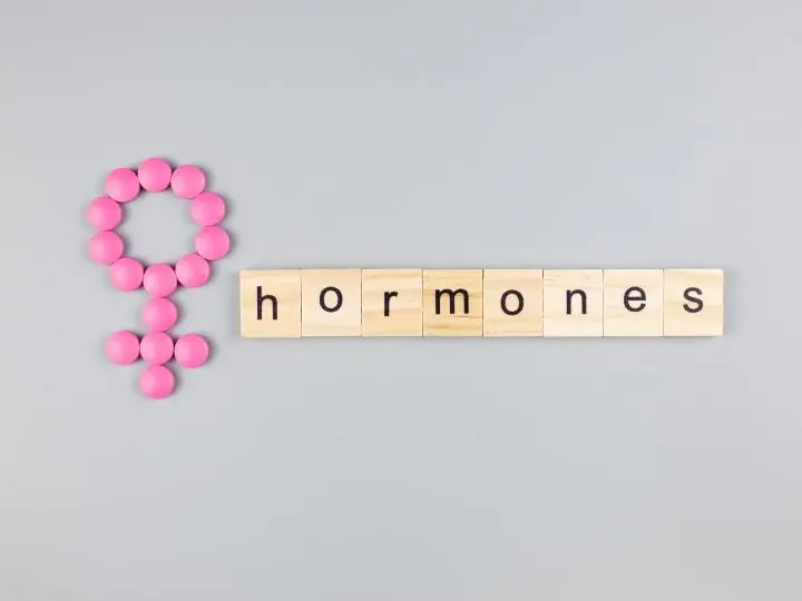 close-up-text-white-background A B-vitaminok és hormonrendszer Hormontámogatás 