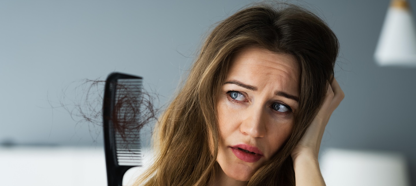 hajbo-1 Tavaszi hajhullás: mi az oka és mit tehetünk? Uncategorized 