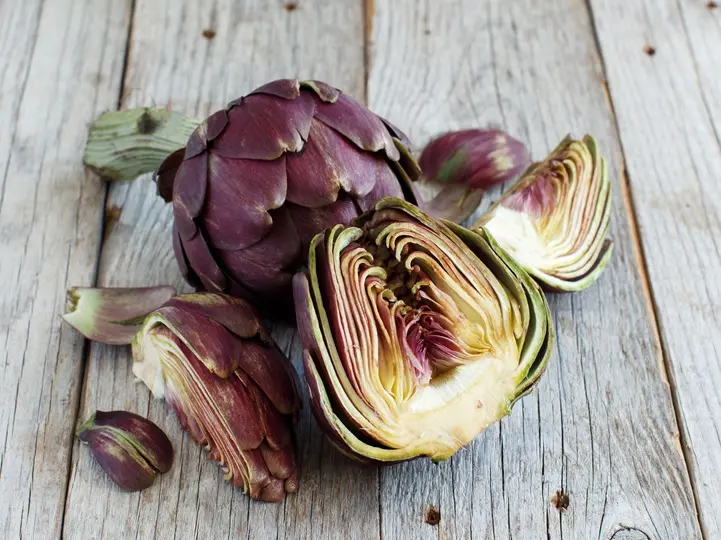 high-angle-view-vegetables-table Fogyókúrázz articsókával a bikiniszezon előtt! Testsúlycsökkentés 