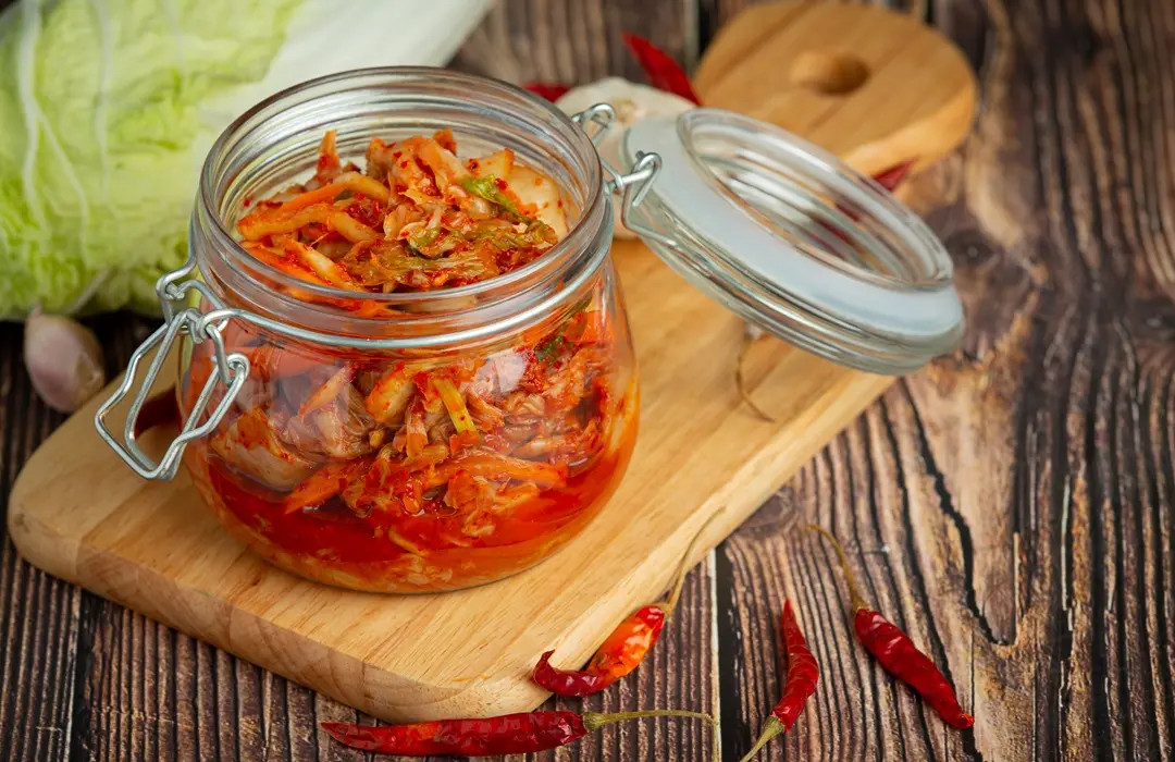 kimchi-ready-eat-glass-jar A fermentálás 5 előnye és módjai Emésztés 