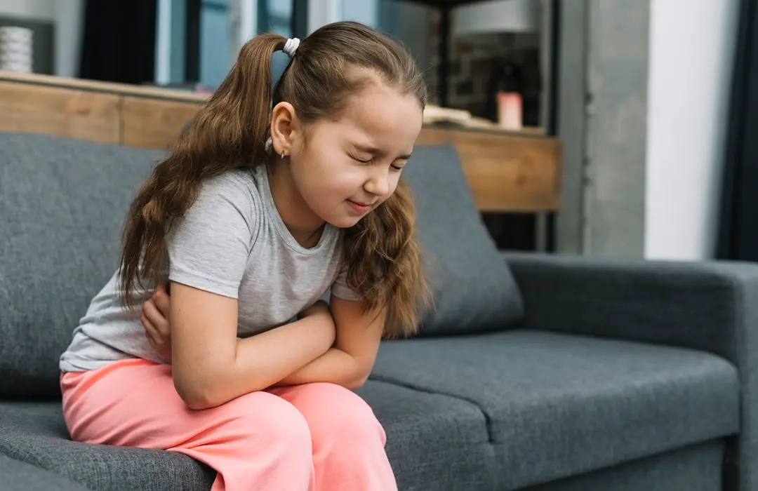 kislany-faj-a-hasa-az-iskolai-stressztol Hasfájás stressz miatt: mi történik a szervezetedben? Emésztés 