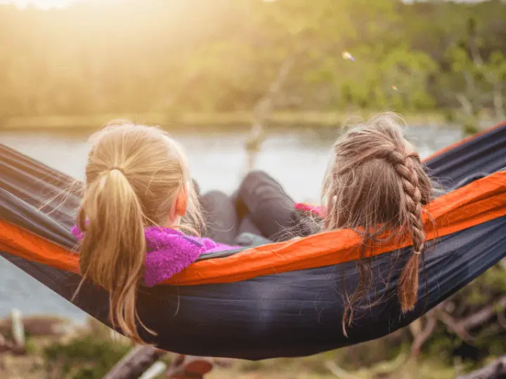 lanyok-fuggoagyban-d-vitamin-hiany D-vitamin gyerekeknek: mennyi a napi D-vitamin szükséglet, és melyek a legjobb készítmények? Immunrendszer 