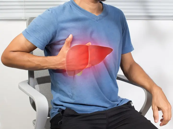 men-with-hepatitis-fatty-liver-problem-1 Hogyan védekezhetünk a hepatitis ellen? Emésztés 