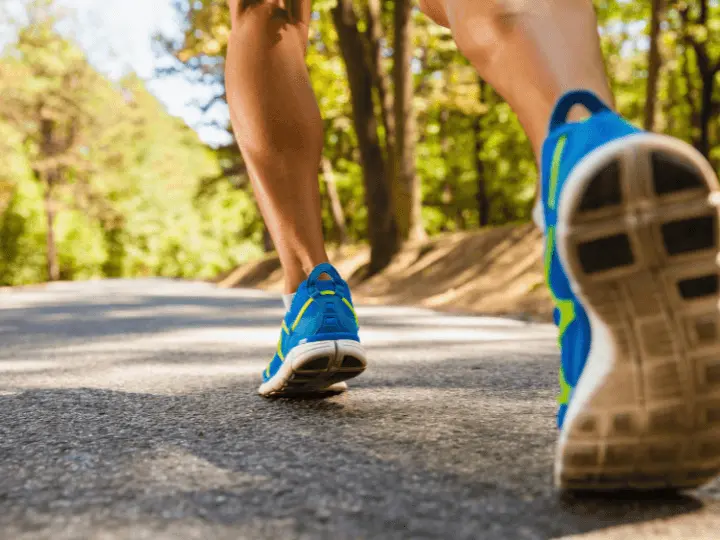 pajzsmirigy-tulmukodes-csokkentese-mozgas_1 A pajzsmirigy túlműködés tünetei és a pajzsmirigy betegség kezelése Hormontámogatás 