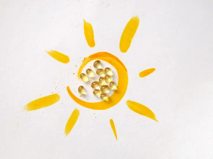 tablets-inside-drawing-sun-inscription-vitamin-d_1 Napsütéses időben is kell a D-vitamint pótolni? Szupertápanyagok 