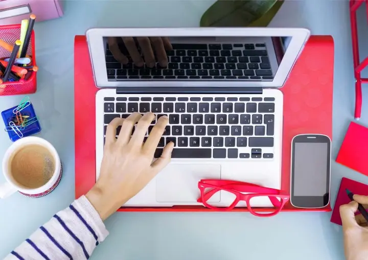 ulomunka-veszelyei Az 5 leggyakoribb ízületi panasz ülőmunkát végzők között Ízületek és izmok 