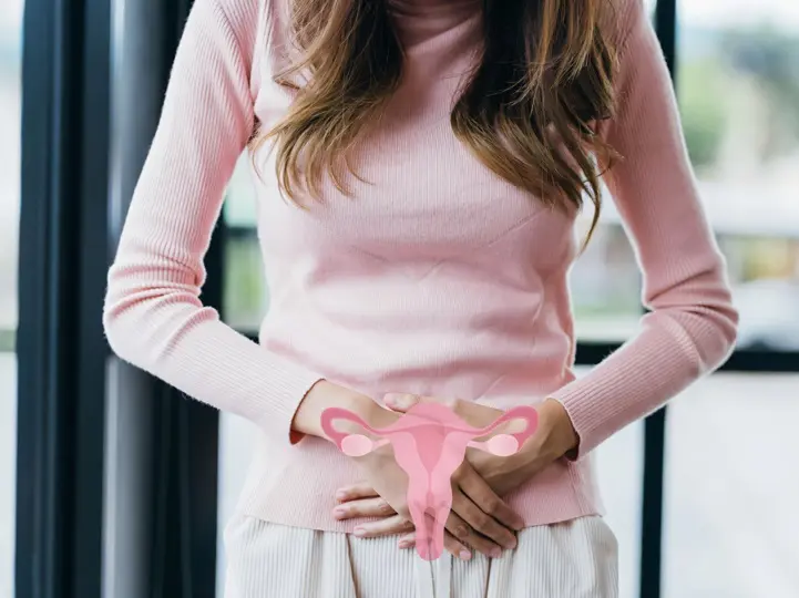 woman-hands-touching-virtual-uterus-female-reproductive-system-woman-health-pcos-ovary-gynecologic-cervix-cancer-healthy-feminine-concept Mio-inozitol: PCOS és inzulinrezisztencia Hormontámogatás 