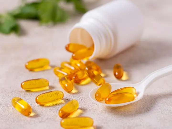yellow-pills-arrangement Omega-3: az agy, a szív és a sejtek támogatója Szupertápanyagok 