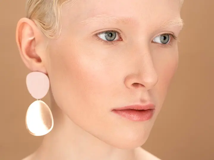 young-woman-beauty-portrait Természetes UV-védelem belülről, tápanyagokkal Sejtvédelem 